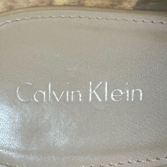 Calvin Klein Beige Leather Ankle Thong Gladiator Sandals Size 10 - Picture 6 of 7